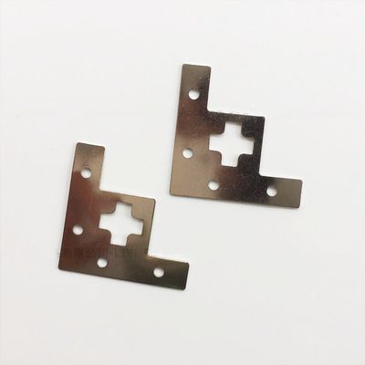 Traitement de l'emboutissage des métaux sur mesure Braquette étagère métallique Braquette pièces de pliage en acier inoxydable