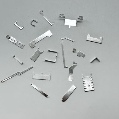 OEM personnalisé de haute précision de petits pièces d'emboutissage d'emboutissage de métal feuille de métal Fabrication de service de matériel métallique