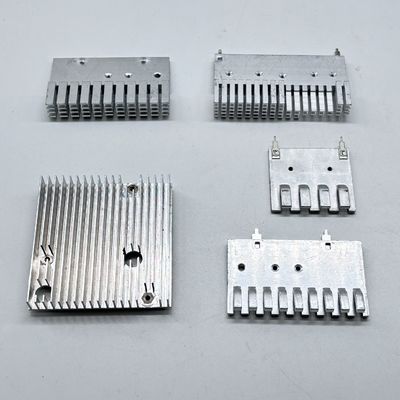 Extrusion par fraisage CNC OEM ODM Profil d'aluminium Extrusion par dissipateur de chaleur Conçu sur mesure dissipateur de chaleur pour LED